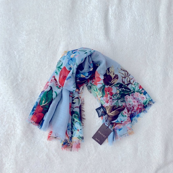 NWT Authentic Gucci Signature Floral Prints Wool Large Square Shawl Scarf Aqua - Picture 4 of 9